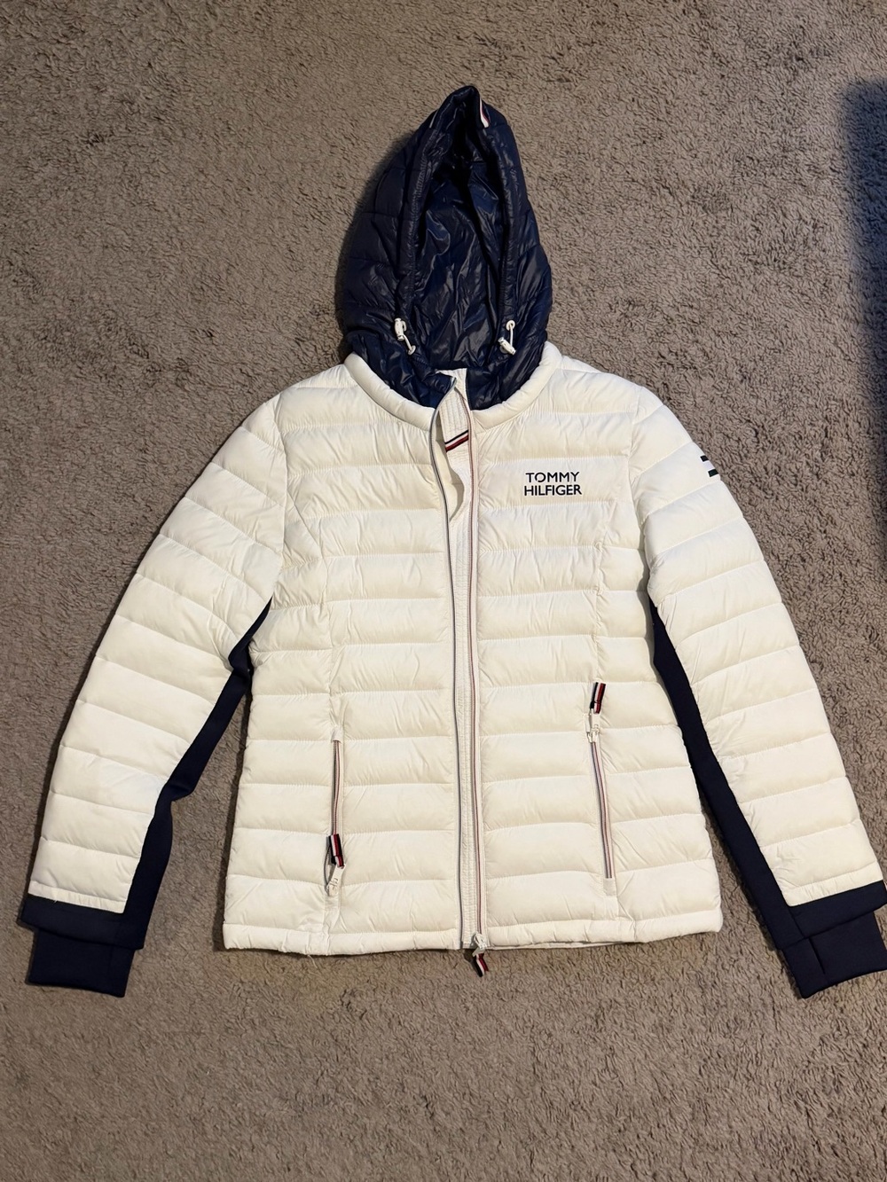 Tommy Hilfiger White Winter/Ski Jacket with Navy Hood